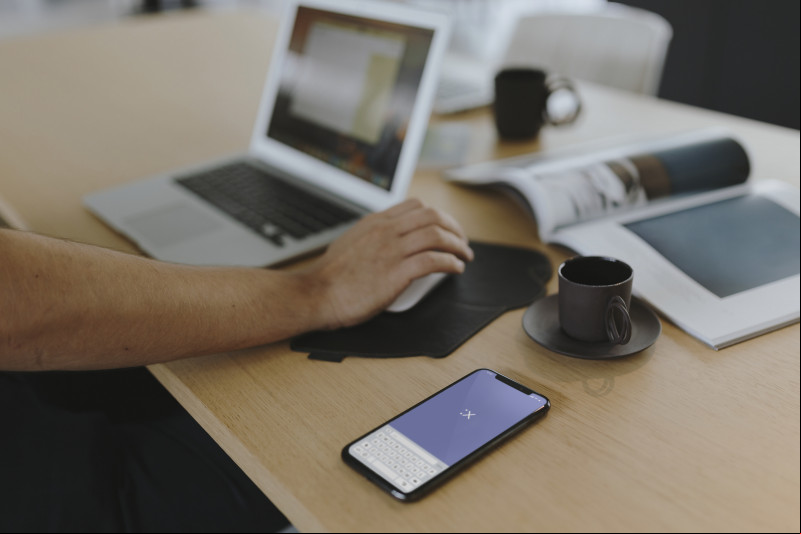 No Brasil, cerca de 7,4 milhões de pessoas realizaram teletrabalho - (Reprodução/Freepik)