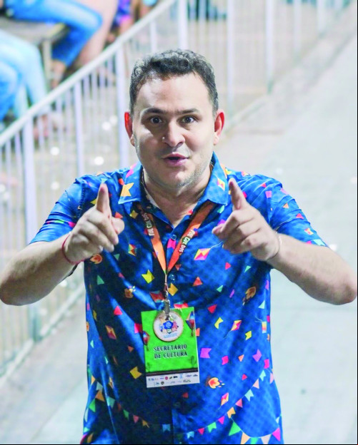 Carlos Anchieta (Secretário Estadual de Cultura) é só felicidade com o sucesso do 46º Encontro Nacional de Folguedos que aconteceu em Teresina. - (Arquivo Pessoal)