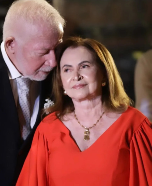 #BodasdeOuro - Um click do médico radiologista Pedro Augusto Pedreira Martins e a psiquiatra Maria das Graças Martins, que comemoram no dia 24/5, 50 Anos de casados. Chics!!! - (Divulgação)