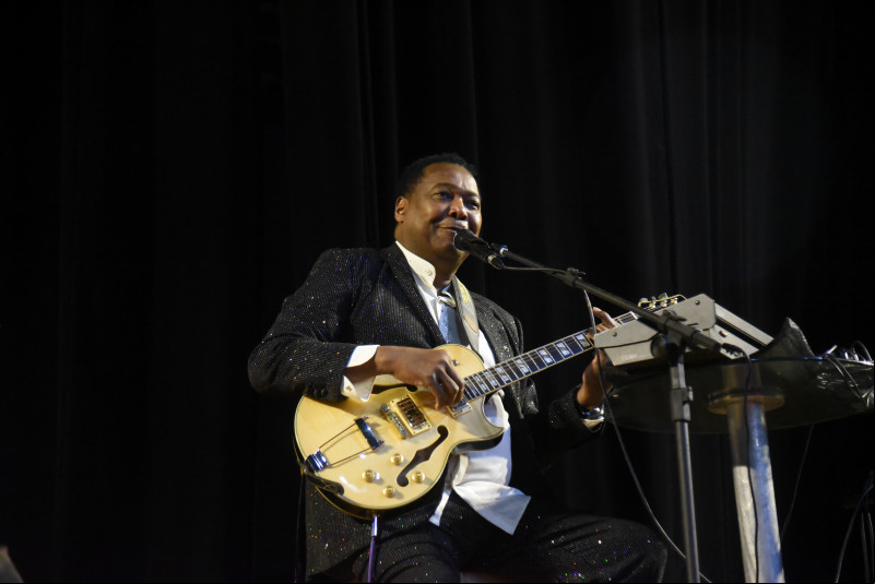 Cantor moçambicano trouxe clássicos da música brasileira e internacional ao Marcas Inesquecíveis. - (ODIA)
