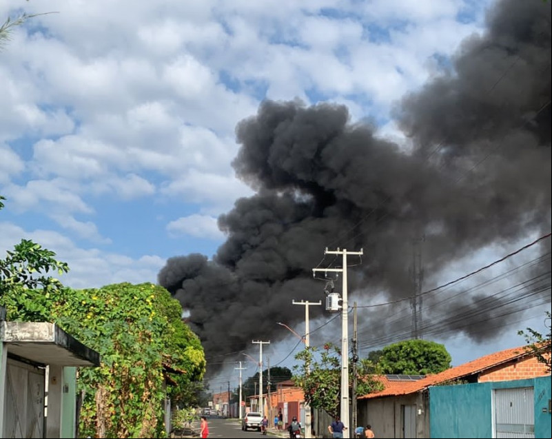 Incêndio no Parque Poty, zona sudeste de Teresina - (Reprodução/Redes Sociais)