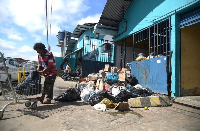 Coleta de lixo em Teresina é retomada após quatro dias de paralisação