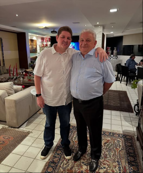 #aniversariante - Parabéns para Segisnando Alencar Filho!!! Um click do aniversariante com o seu pai, o empresário Segisnando Alencar. Chics!!! - (Arquivo Pessoal)