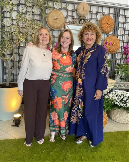 #Migas - Um click das queridas amigas Maria Helena Baião, Mirna Ribeiro e Alda Cadah na comemoração do aniversário de 80 anos da intelectual Socorro Rocha Cavalcanti Barros. Chics!!! - (Arquivo Pessoal)