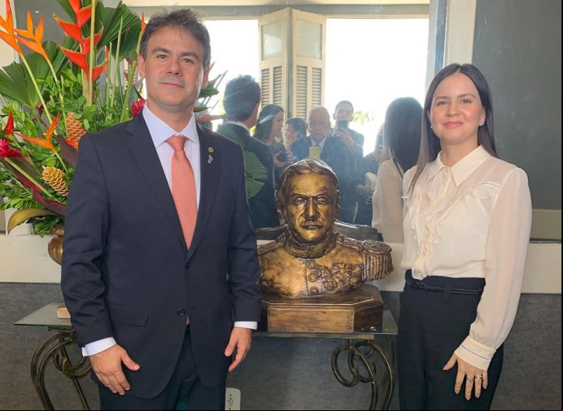 #Assembleia Legislativa do Piauí - Comemorou em Oeiras, os 190 Anos de sua instalação, ocorrida na cidade em 1835. Um click do presidente Severo Eulálio e sua esposa, a defensora pública Natália Freitas, participaram da sessão solene que marcou o reencontro com a história do parlamento piauiense. Chics!!! - (Arquivo Pessoal)