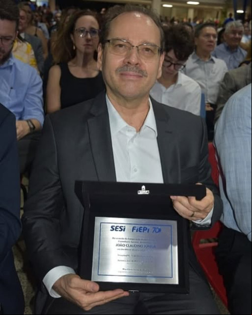 Empresário João Claudino Fernandes Júnior é homenageado em inauguração da nova Escola SESI