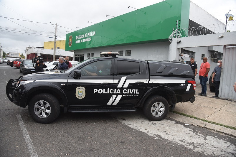 Teresina: jovem de 13 anos é apreendido com arma dentro de escola ameaçando alunos