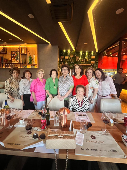 #ClubedoChá - Um click das queridas sócias do Clube do Chá em reunião badalada. Chics!!! - (Divulgação)