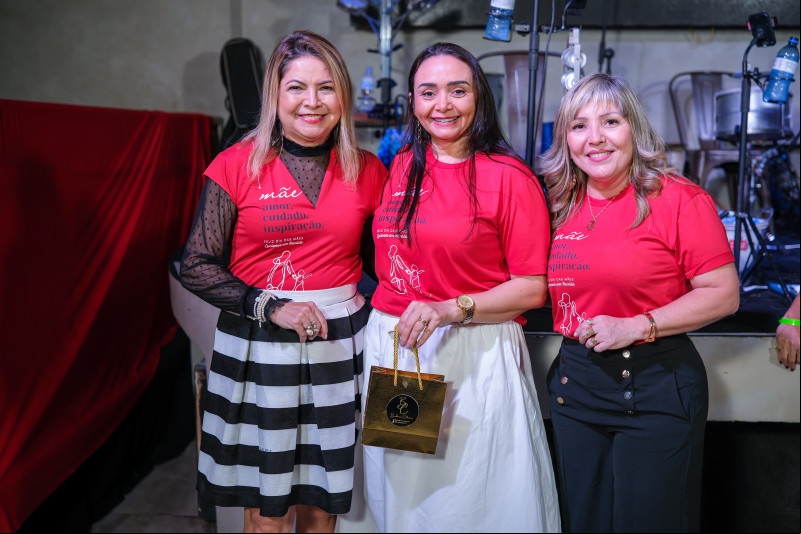 #AlmoçodasMês - Um click com as queridas Normélia Cordeiro Mota e Clemilda Bandeira no nosso evento do dia 24/5 (Sábado) - Almoço Festivo - 'Mês das Mães', para comemorar a vida, o amor, o encontro, a confraternização e as amizades para criarmos memórias. Chics!!! - (Tibério Hélio)