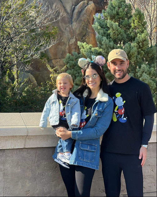 #Disney - Um click dos empresários José Patrício Rocha e Camila Furtado Rocha na Disney com filho Ivaldo Neto. Chics!!! - (Arquivo Pessoal)