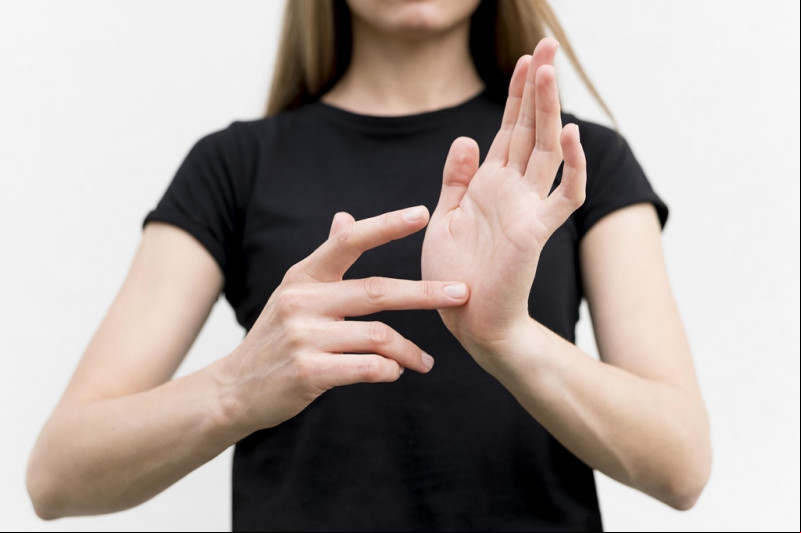 Seduc abre inscrições para cursos gratuitos de Libras; veja como participar