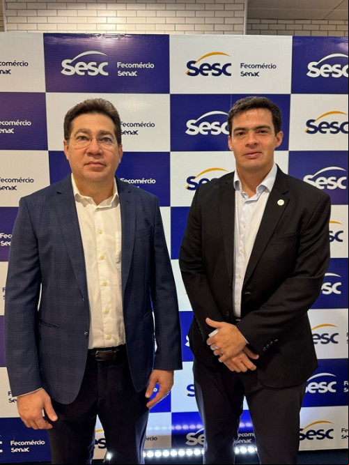 #Lançamento - Um click do diretor regional do Sesc no Piauí Francisco Campelo Filho e o presidente em exercício da Fecomércio Sesc Senac no Piauí Dênis Cavalcante no lançamento da Semana do Comércio no Piauí . Chics!!! - (Arquivo Pessoal)