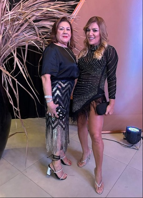 #Amigas - Um click das queridas Aflitos Cardoso e Carla Morgana em festa badalada. Fotos Tibério Hélio & Equipe. Chics!!! - (Arquivo Pessoal)