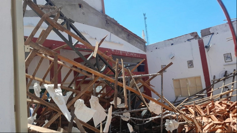 Teto de igreja desaba durante reforma no Piauí - (Reprodução/Redes Sociais)