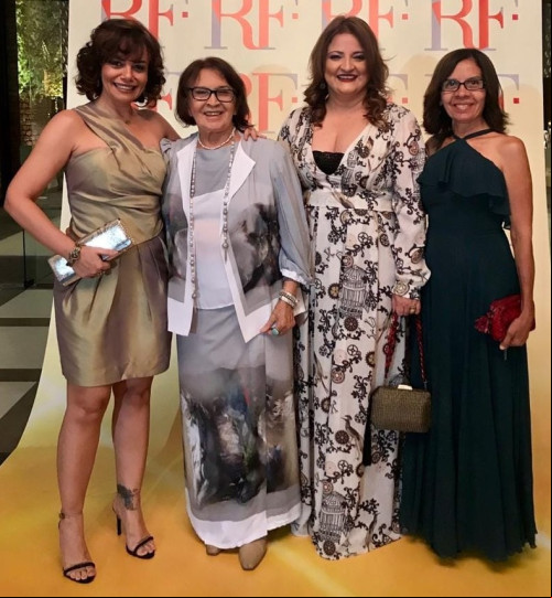 #Migas - Parabéns para a querida Gina Castelo Branco (14/5)!!! Um click da aniversariante com amigas Elsa Elvas, Dora Parentes e Reizinha Barbosa em evento badalado. Parabéns. Chics!!! - (Arquivo Pessoal)