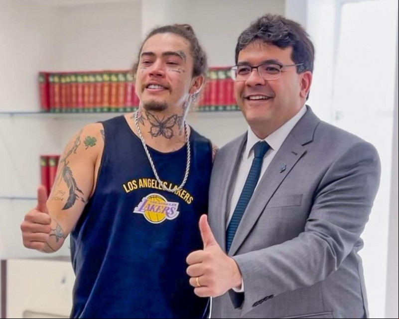 Whindersson Nunes e Rafael Fonteles se reúnem no Palácio de Karnak