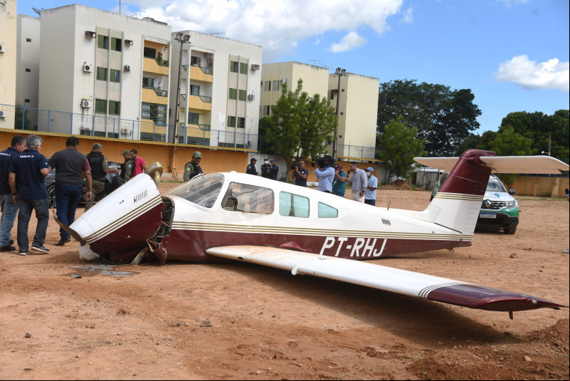 Avião pousou em campo na Vila Operária - (Assis Fernandes/ODIA)