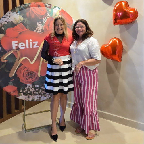 #AlmoçodasMães - Um click com a querida Adriana Lemos, no nosso evento Almoço Festivo - 'Mês das Mães'. Chics!!! - (Tibério Hélio)