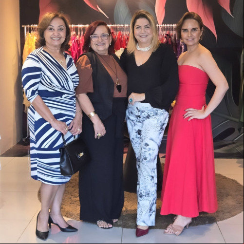 #DiadasMães - Um click com as queridas Nailza Meneses, Kátia Cristina e Glenda Soares na loja FIL-À-FIL em evento badalado do Dia das Mães. Chics!!! - (Luciêne Sampaio)