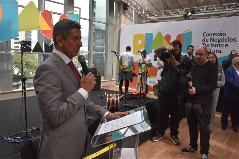#PiauíSampa2024 - Para o presidente do Conselho Deliberativo do Sebrae no Piauí, Sávio Normando, a Piauí Sampa é uma forma de aproximar os empresários piauienses dos investidores e empresários paulistas. “A Piauí Sampa fomenta a abertura de novos mercados e a geração de negócios. Aqui apresentamos o potencial do Piauí ao Brasil e ao mundo. Também estamos promovendo o nosso ambiente de negócios para que os nossos empreendedores alcancem novos investimentos e mercados. O Piauí é rico e merece que todos conheçam nossas potencialidades”, comenta o presidente. Chics!!! - (Divulgação)