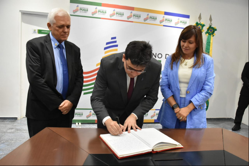 Rafael Fonteles pede autorização da Alepi para viagem à Europa