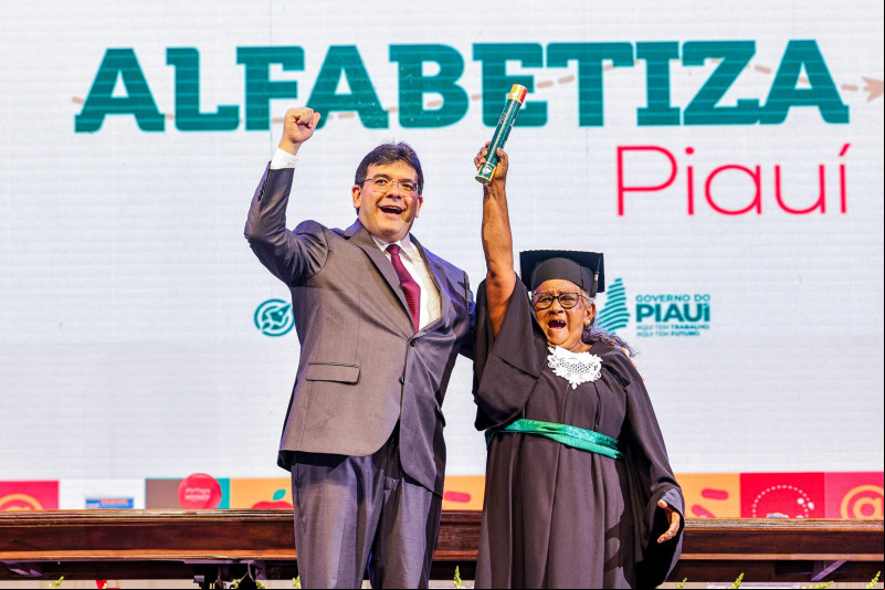 Programa Alfabetiza Piauí forma mais e 500 jovens, adultos e idosos em abril