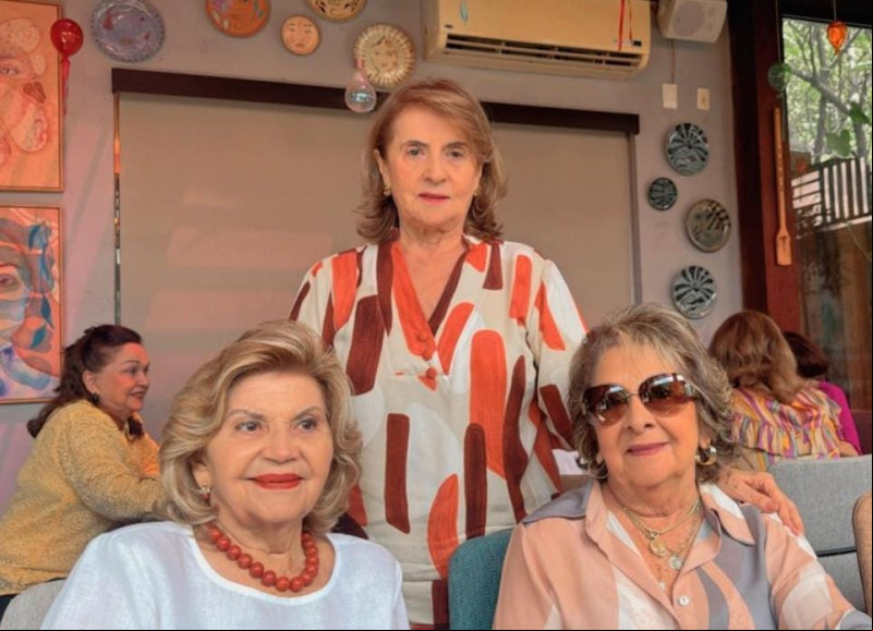 #Migas - Um click das queridas Bena Moura Santos, Francisca Aragão e Tálita Neiva em reunião animada. Chics!!! - (Arquivo Pessoal)