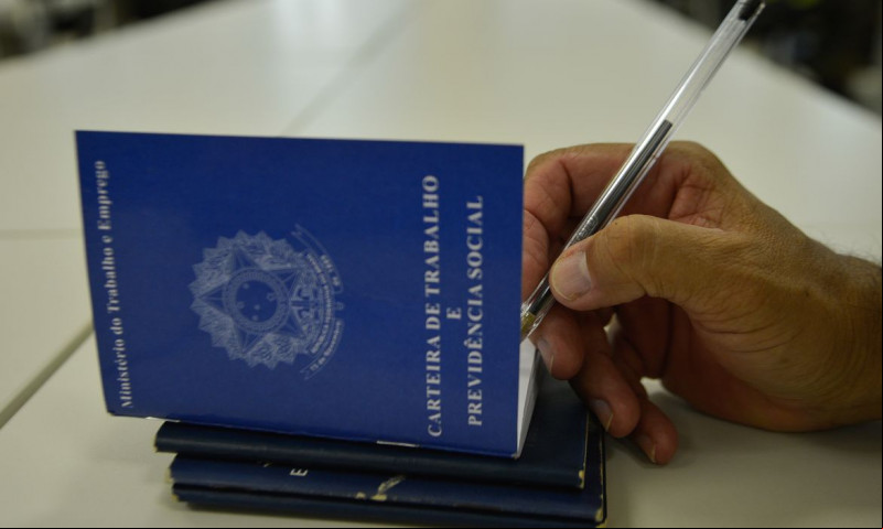 Confira as vagas de hoje (19/05) divulgadas no 'Classificados do Trabalho'