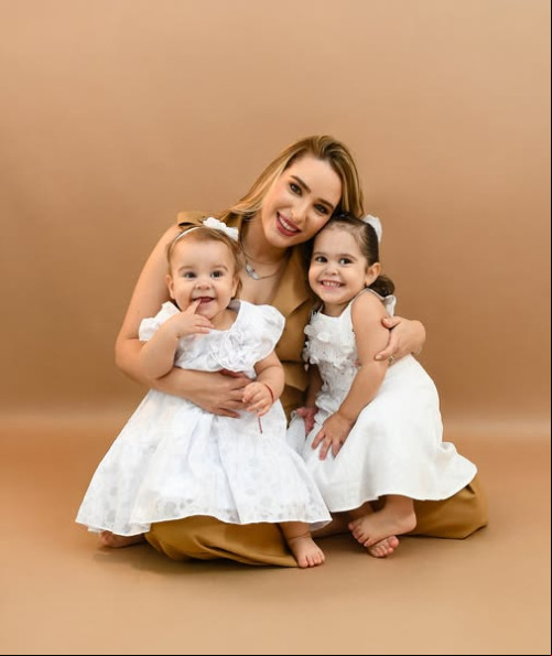 #Mãe&Filhas - Um click das queridas a empresária Marianne Pádua Vilar em momento de amor com as filhas Maria Laura e Ana Maria, em ensaio by - @ilanamacedo.foto. Chics!!! - (Arquivo Pessoal)