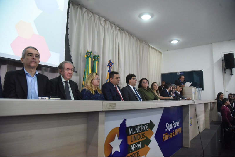 Prefeitos e Governo discutem regime de colaboração em evento na Associação Piauiense de Municípios