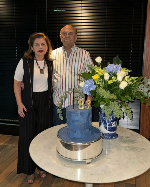 #Aniversário - Parabéns para a querida Losanne Paulo!!! Comemora a data com o esposoo ex-deputado estadual e ex-conselheiro do TCE/PI, Sabino Paulo. Chics!!! - (Arquivo Pessoal)