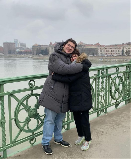 #Mãe&Filho - Um click da consultora de imagem, estilo e coloração pessoal Aline Souto com o filho Pedro, que no dia 6/2 completou 19 Anos!!! - (Divulgação)