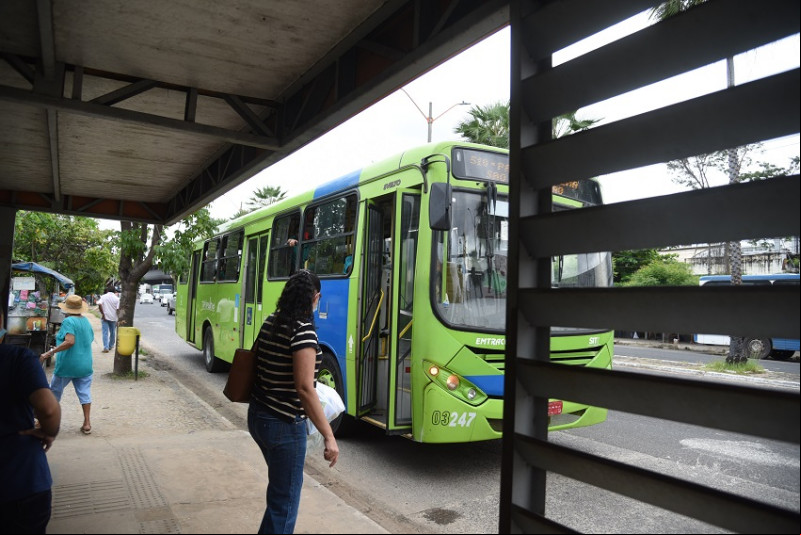 Projeto propõe que mães solo tenham desconto de 50% na agem de ônibus em Teresina