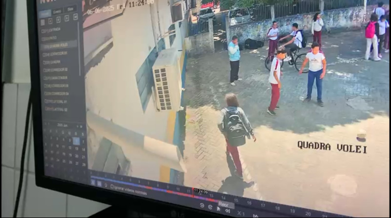 A adolescente Marcela Vitória desapareceu após sair da Escola Municipal Deputado Antônio Gayoso - (Divulgação)