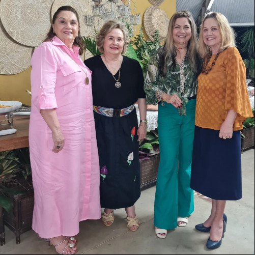 Hoje (30) as queridas sócias do Clube do Chá reuniram-se em grande estilo para degustarem um Café Colonial