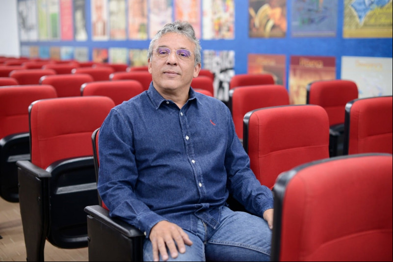 Hoje (26) acontece o lançamento do primeiro romance de Nelson Nery Costa 'O Caderno de Marina' no Café Literário Genu Moraes