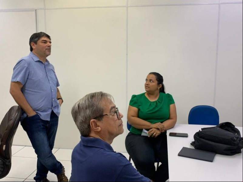 Prefeitura testa novo aplicativo para população denunciar buracos nas ruas - (Eturb)