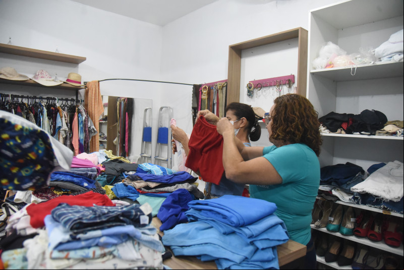 Bazar beneficente ajuda instituições sem fins lucrativos a manter projetos