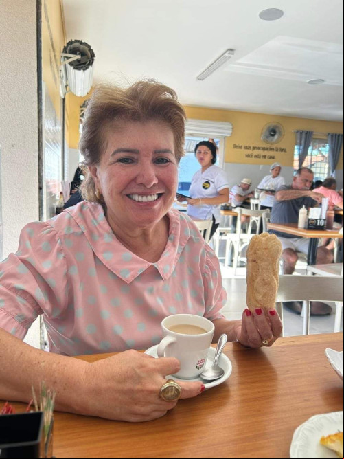 #Café - Um click da querida empresária Fátima Ribeiro, que é teresinense raiz degustando um café no Mercado Mafuá. Chics!!! - (Divulgação)