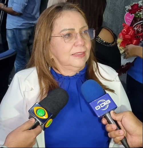 Teresinha Medeiros retorna à Câmara de Teresina, mas evita declarar apoio total a Silvio Mendes