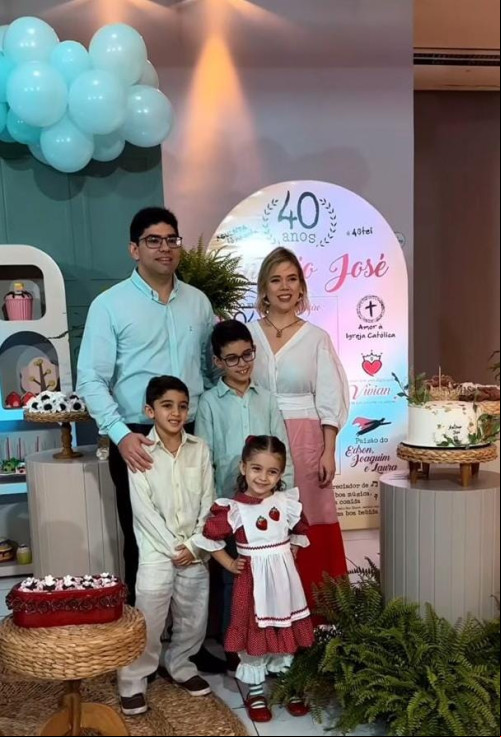 Aniversário de 40 Anos de Antônio José Marreiros  Melo e da filha Laura de Moura Santos Melo