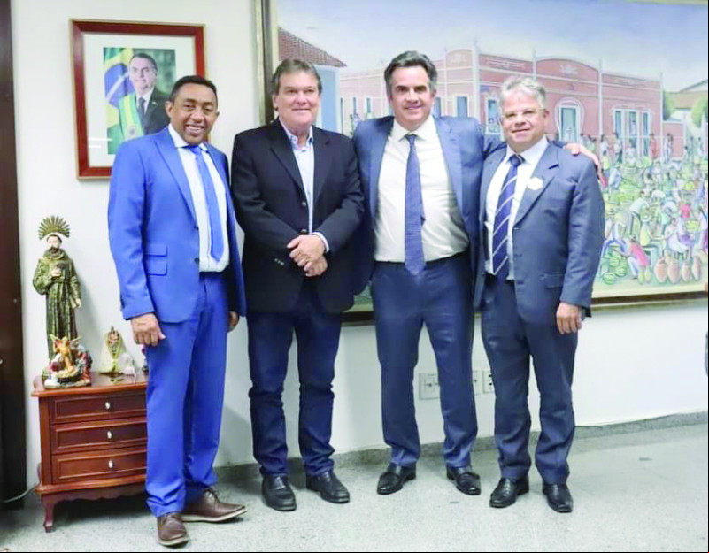 Prefeito Gustavo Medeiros esteve semana ada em Brasília em buscada de mais investimentos para a cidade de União, como o projeto urbanístico da Beira Rio e obras para área da educação. Na foto com Joel Rodriguês (pres. estadual do PP), Senador Ciro Nogueira e deputado Gustavo Neiva. - (Arquivo Pessoal)