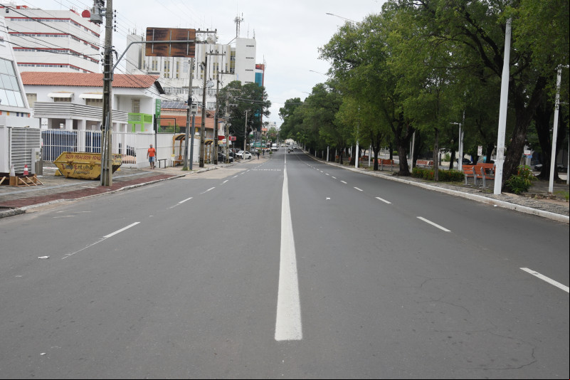 Faixas exclusivas de ônibus permanecerão liberadas na Frei Serafim até 31 de agosto - (Assis Fernandes/O Dia)