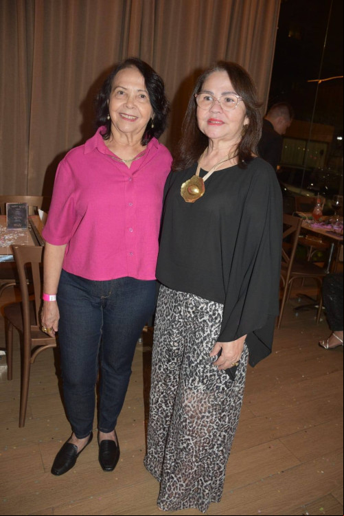 #'Gente é pra Brilhar lll' - Um click das queridas amigas empresárias Gorete Leal e Valdenê Albino em nosso evento badalado. Chics!!! - (Magal Santos)