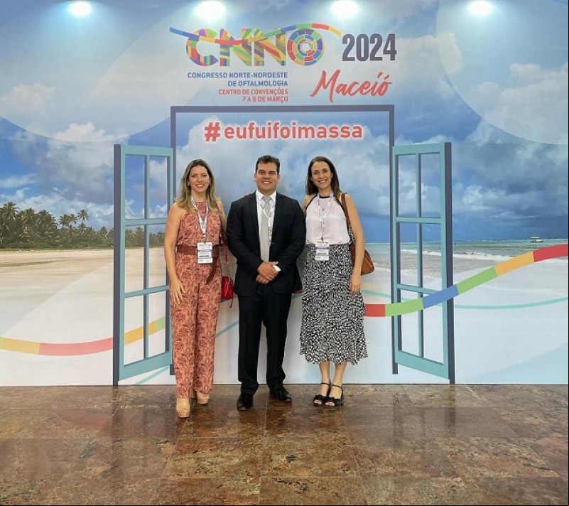 #Congresso - Um click do oftalmologista César Vilar, que participou do Congresso Norte Nordeste de Oftalmologia em Maceió. Chics!!! - (Divulgação)