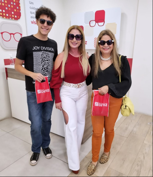 #DiadeVisita - Um click com o meu filho Yuri Sampaio e a empresária Alexsandra Diniz - by Ótica Diniz em encontro animado. Chics!!! - (Luciêne Sampaio)
