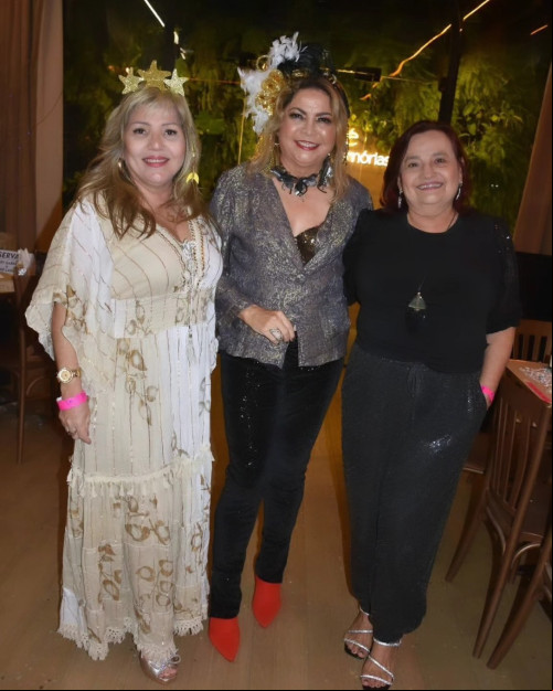 'Gente é pra Brilhar' - Com as queridas @clea.bandeira e @katiafilafil. Chics!!! - (Magal Santos)