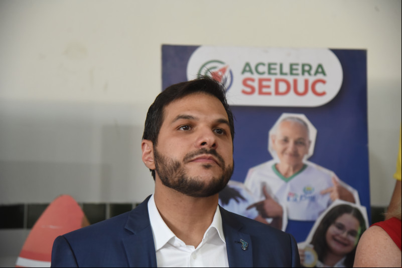 Secretário de educação Washington Bandeira - (Assis Fernandes/ O DIA)
