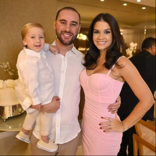 #Family🎊 Um click dos queridos José Patrício Rocha e Camila Furtado Rocha o filho Ivaldo Neto em evento badalado. 📸 @gustavocteixeirafotografia - Chics!!! - (Arquivo Pessoal)