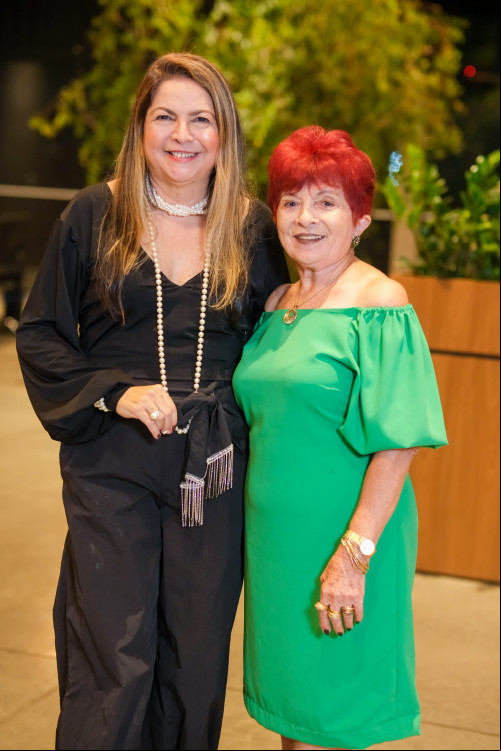 #Decoração - Um click com a querida Naty Silveira em nosso evento badalado. Chics!!! - (Tibério Hélio)